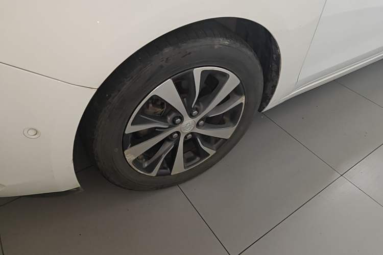 Used Buick Excelle GX 2018 18T Automatic Elite Model Left Front Wheel Hub