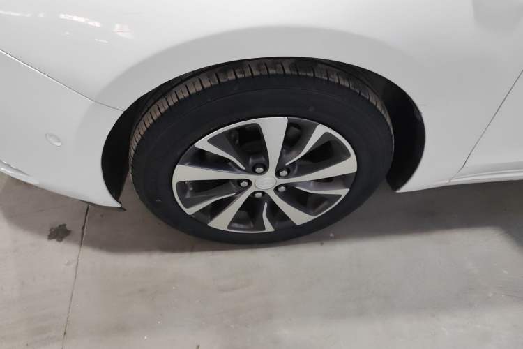 Used Buick Excelle GX 2018 18T Automatic Elite Model Left Front Wheel Hub