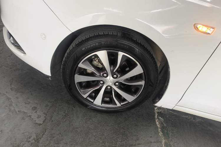 Used Buick Excelle GX 2018 18T Automatic Flagship Model Left Front Wheel Hub