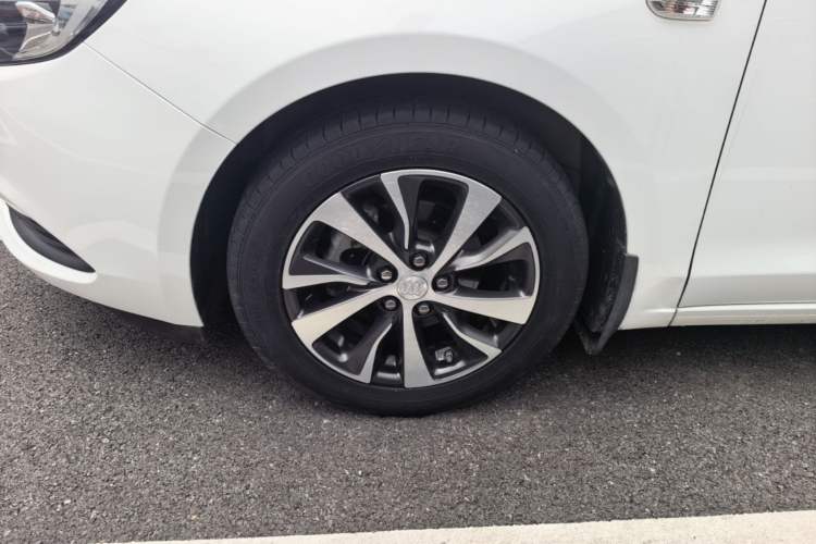 Used Buick Excelle GX 2018 18T Automatic Flagship Model Left Front Wheel Hub