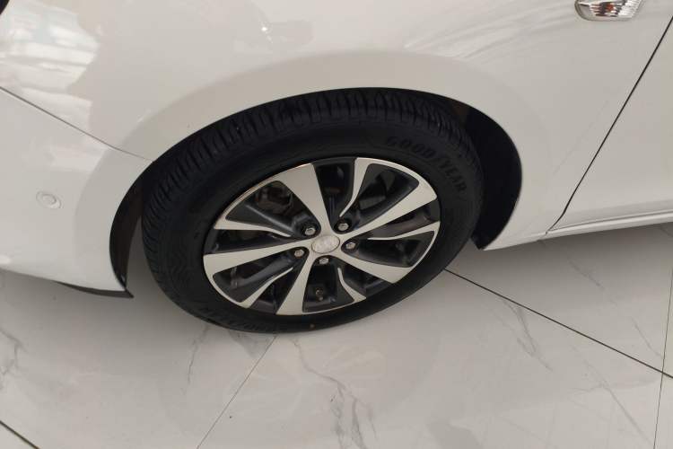 Used Buick Excelle GX 2018 18T Automatic Elite Model Left Front Wheel Hub