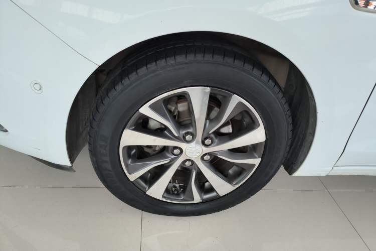 Used Buick Excelle GX 2018 18T Automatic Elite Model Left Front Wheel Hub