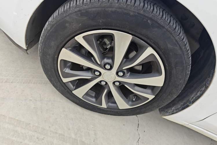 Used Buick Excelle GX 2018 18T Automatic Elite Model Left Front Wheel Hub