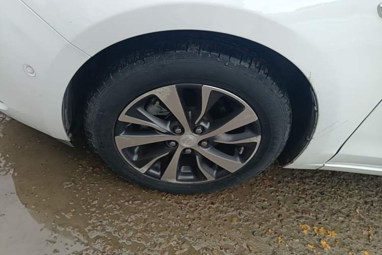 Used Buick Excelle GX 2018 18T Automatic Elite Model Left Front Wheel Hub