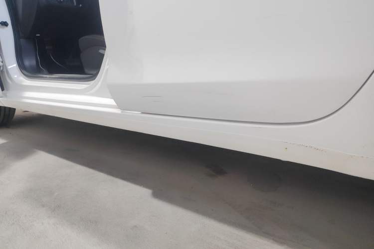 Used Buick Excelle GX 2018 18T Automatic Elite Model Left Side Sill