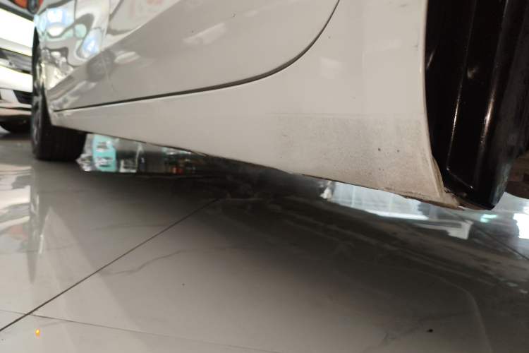 Used Buick Excelle GX 2018 18T Automatic Elite Model Left Side Sill