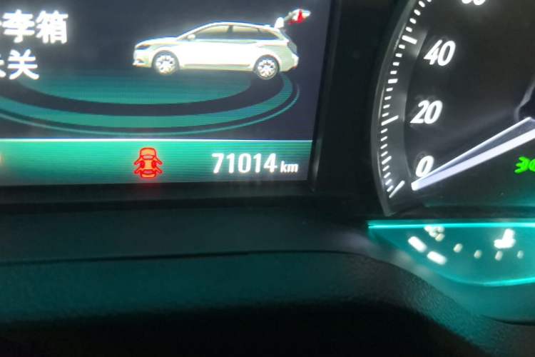 Used Buick Excelle GX 2018 18T Automatic Flagship Model Odometer Close Up