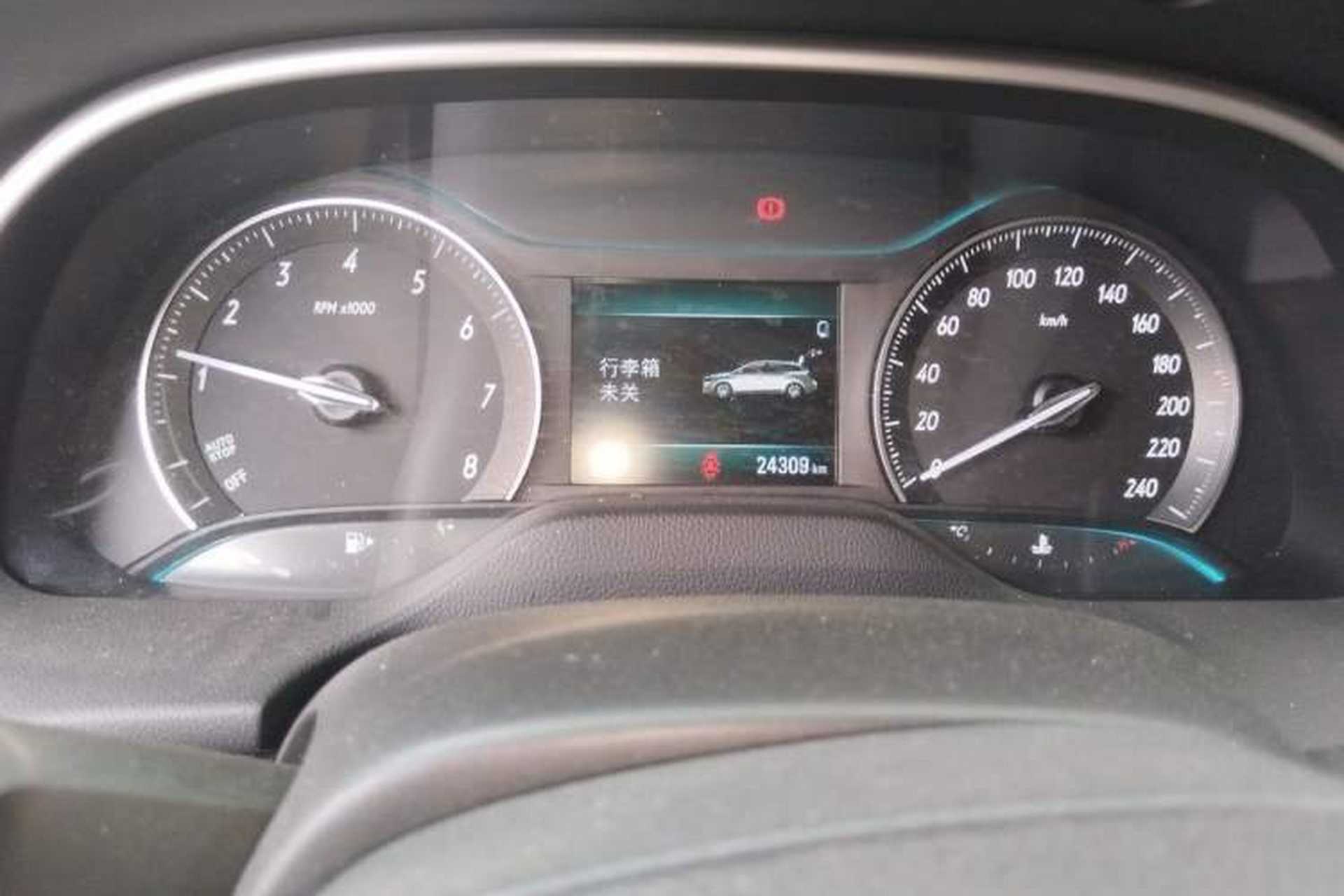 Used Buick Excelle GX 2018 18T Automatic Flagship Model Odometer Close Up