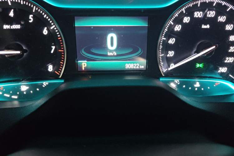 Used Buick Excelle GX 2018 15T Dual-Clutch Elite Model Odometer Close Up