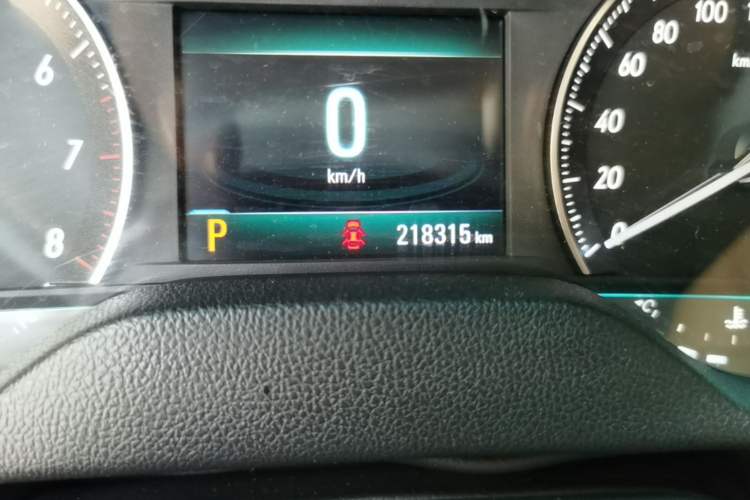 Used Buick Excelle GX 2018 18T Automatic Flagship Model Odometer Close Up