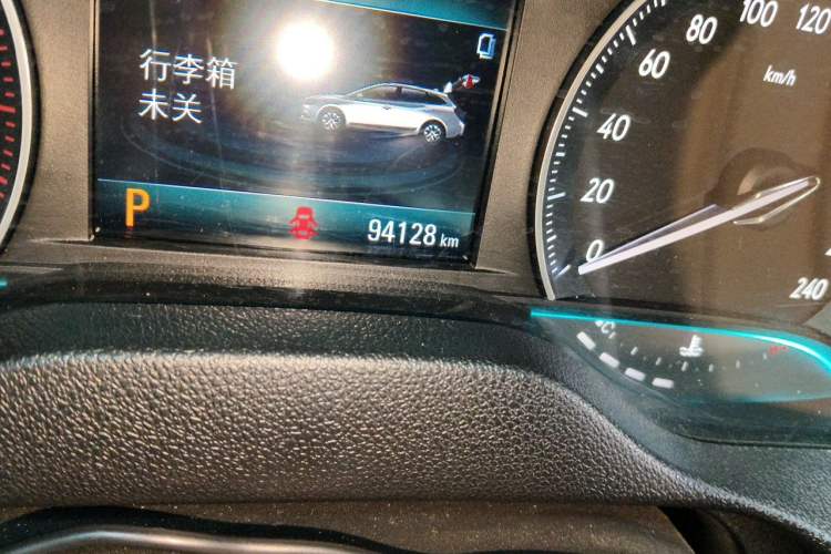 Used Buick Excelle GX 2018 18T Automatic Flagship Model Odometer Close Up