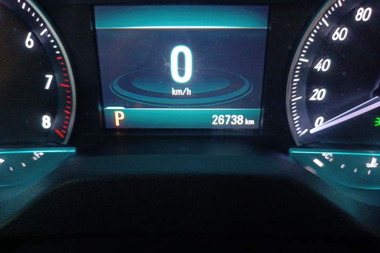 Used Buick Excelle GX 2018 18T Automatic Flagship Model Odometer Close Up