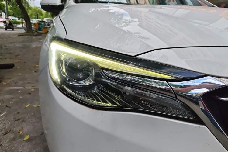 Used Buick Excelle GX 2018 15T Dual-Clutch Elite Model Right Front Headlight