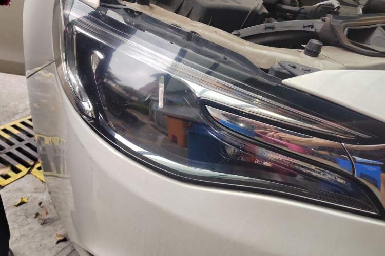 Used Buick Excelle GX 2018 18T Automatic Flagship Model Right Front Headlight