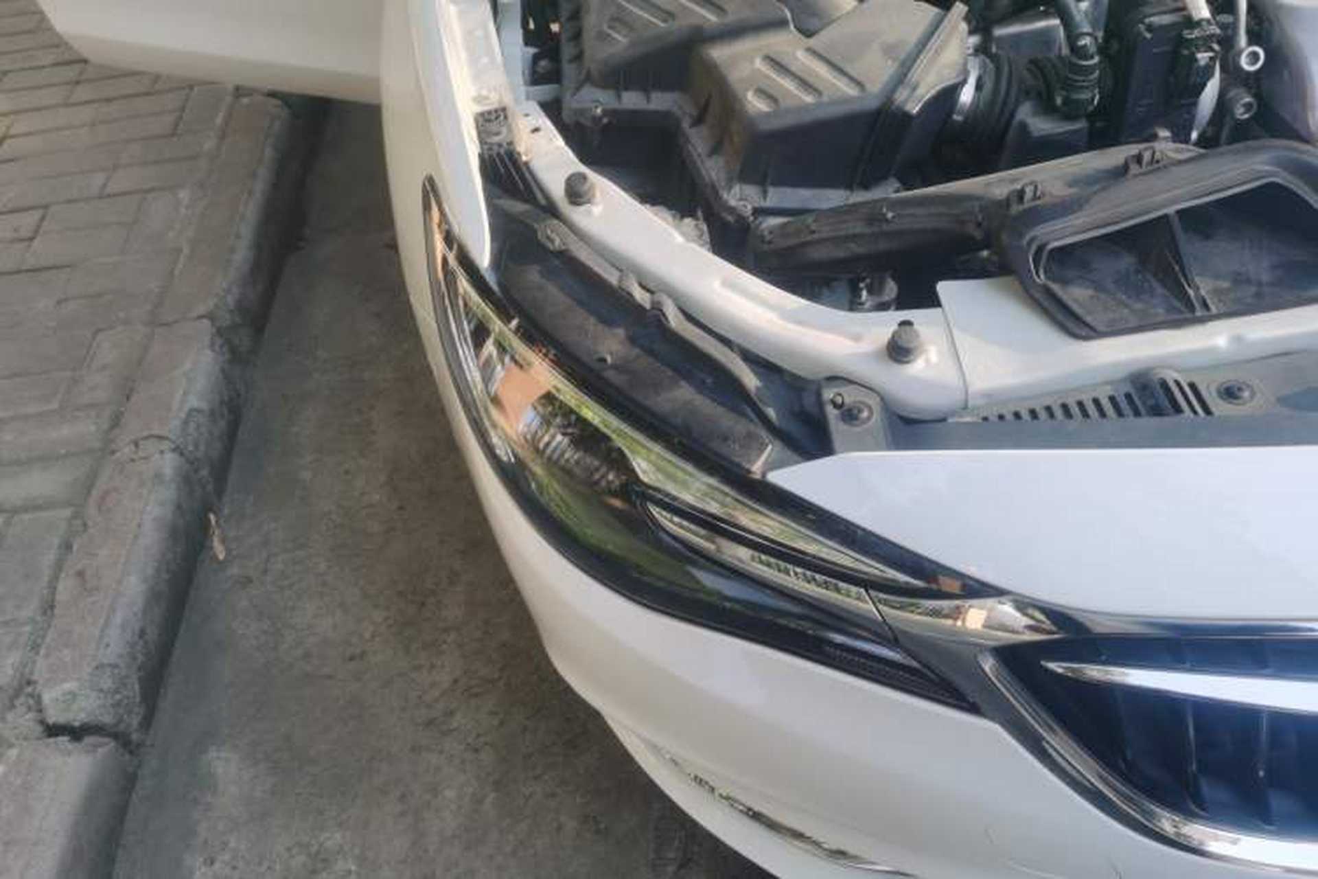 Used Buick Excelle GX 2018 18T Automatic Elite Model Right Front Headlight
