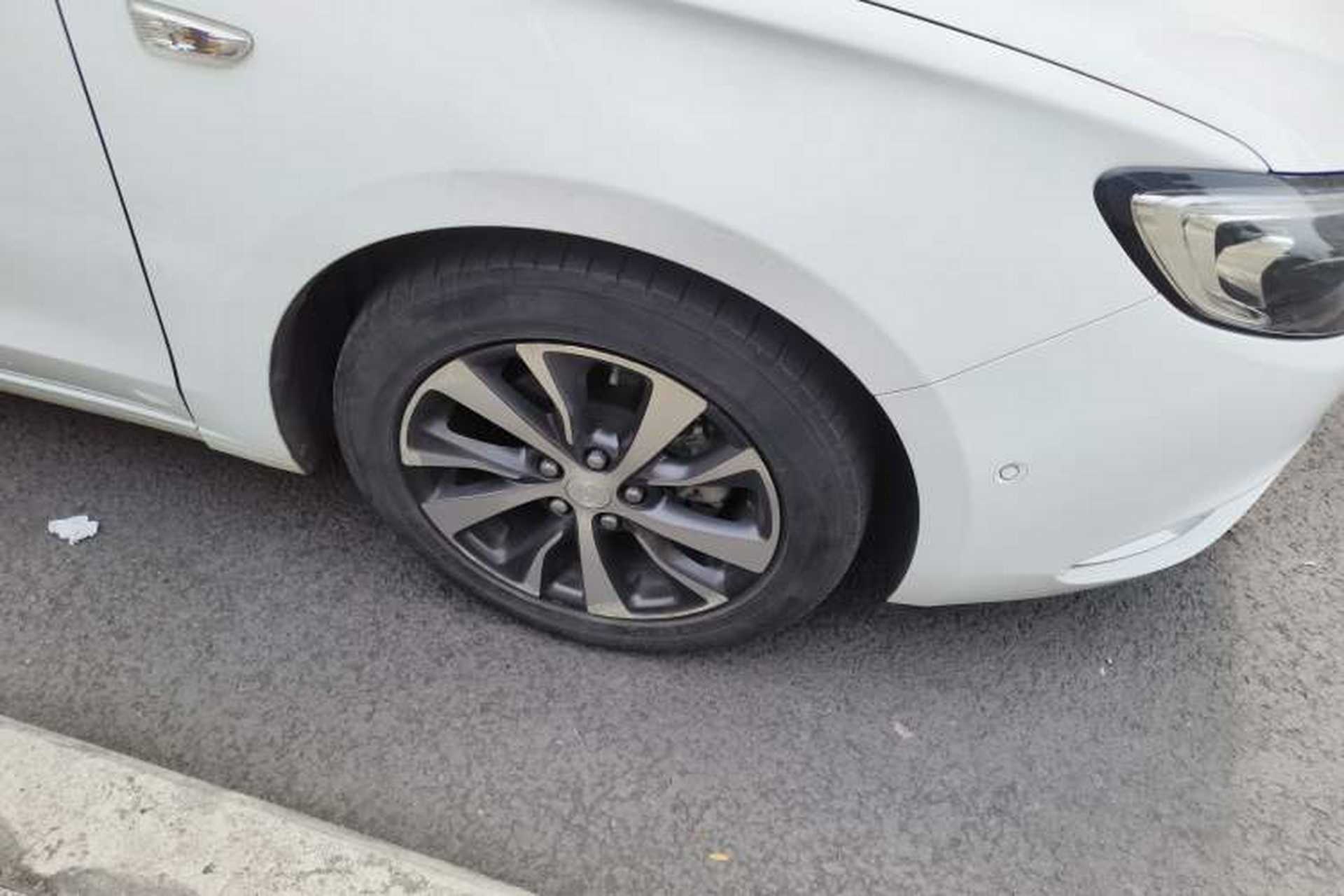 Used Buick Excelle GX 2018 18T Automatic Flagship Model Right Front Wheel Hub