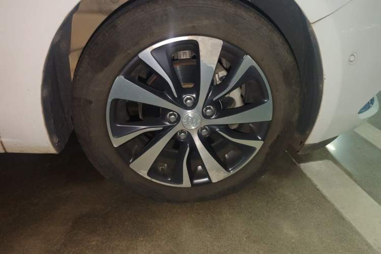 Used Buick Excelle GX 2018 18T Automatic Flagship Model Right Front Wheel Hub