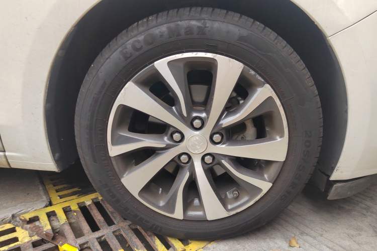 Used Buick Excelle GX 2018 18T Automatic Flagship Model Right Front Wheel Hub