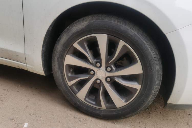 Used Buick Excelle GX 2018 18T Automatic Flagship Model Right Front Wheel Hub