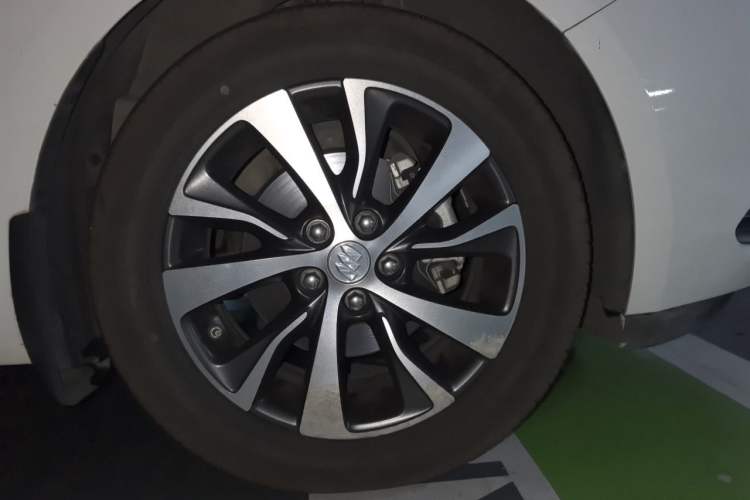 Used Buick Excelle GX 2018 18T Automatic Flagship Model Right Front Wheel Hub
