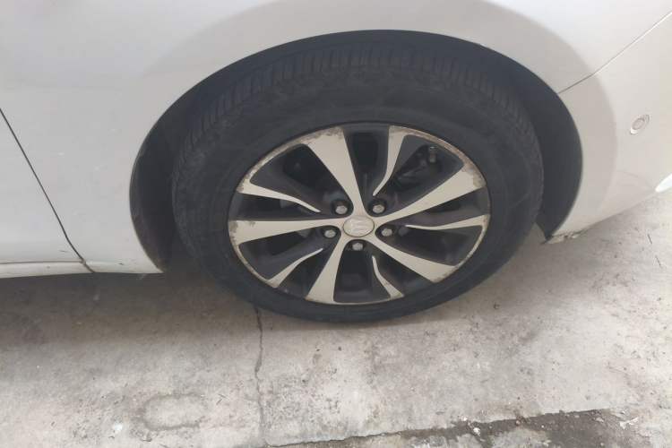 Used Buick Excelle GX 2018 18T Automatic Elite Model Right Front Wheel Hub