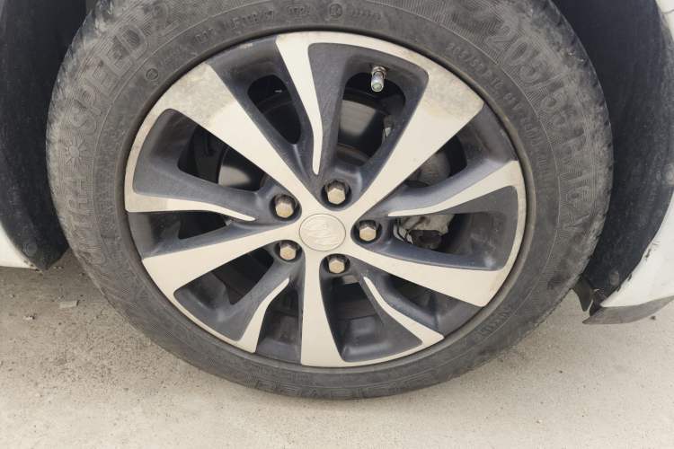 Used Buick Excelle GX 2018 18T Automatic Flagship Model Right Front Wheel Hub