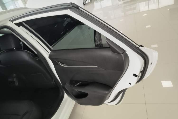 Used Buick Excelle GX 2018 18T Automatic Elite Model Right Rear Door Interior