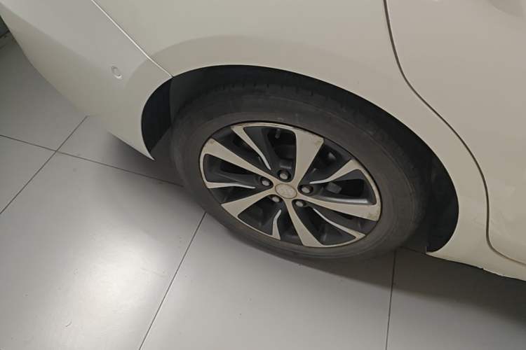 Used Buick Excelle GX 2018 18T Automatic Elite Model Right Rear Wheel Hub