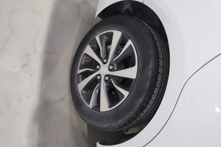 Used Buick Excelle GX 2018 18T Automatic Elite Model Right Rear Wheel Hub