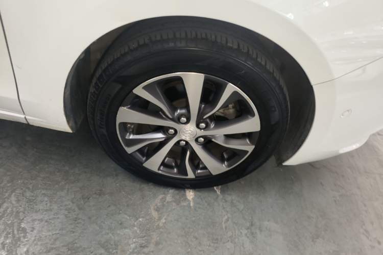 Used Buick Excelle GX 2018 18T Automatic Flagship Model Right Rear Wheel Hub