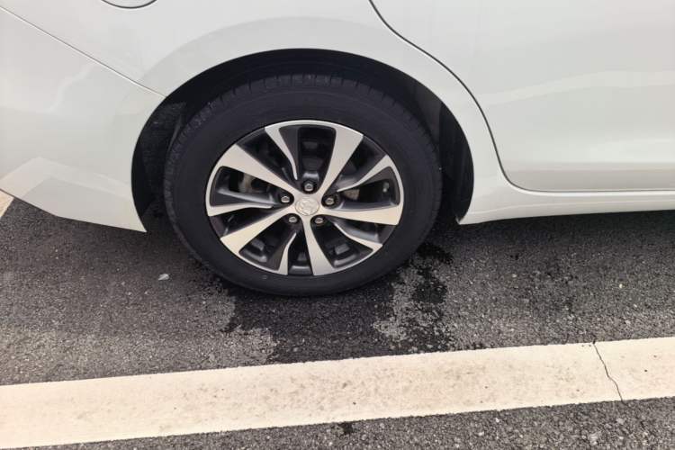 Used Buick Excelle GX 2018 18T Automatic Flagship Model Right Rear Wheel Hub