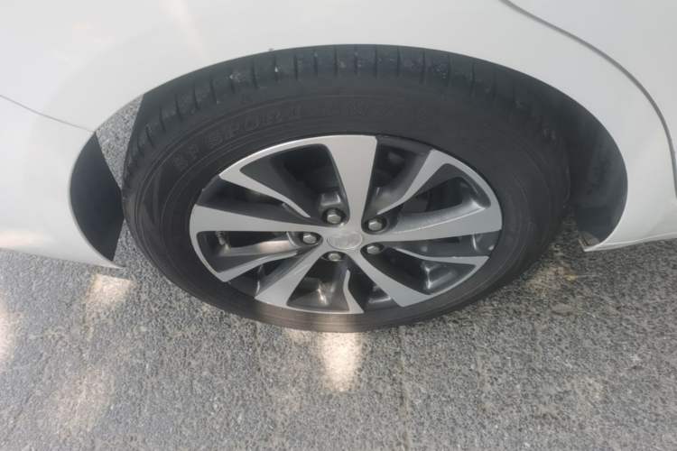 Used Buick Excelle GX 2018 18T Automatic Elite Model Right Rear Wheel Hub