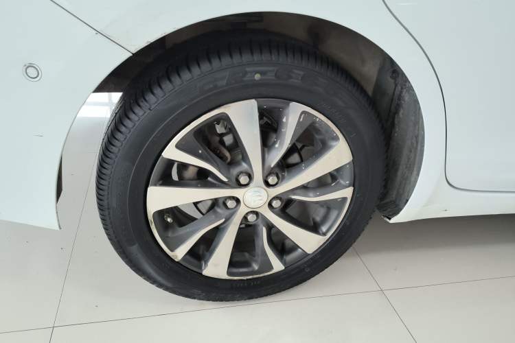 Used Buick Excelle GX 2018 18T Automatic Elite Model Right Rear Wheel Hub