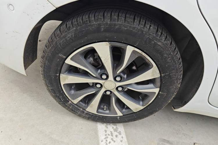 Used Buick Excelle GX 2018 18T Automatic Elite Model Right Rear Wheel Hub