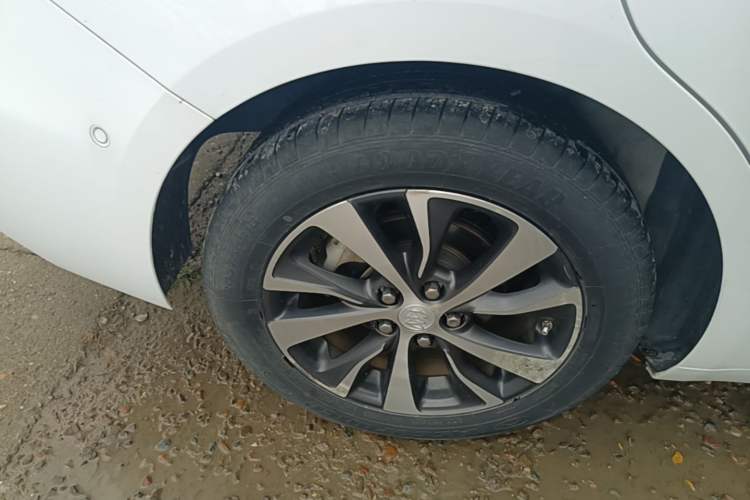 Used Buick Excelle GX 2018 18T Automatic Elite Model Right Rear Wheel Hub