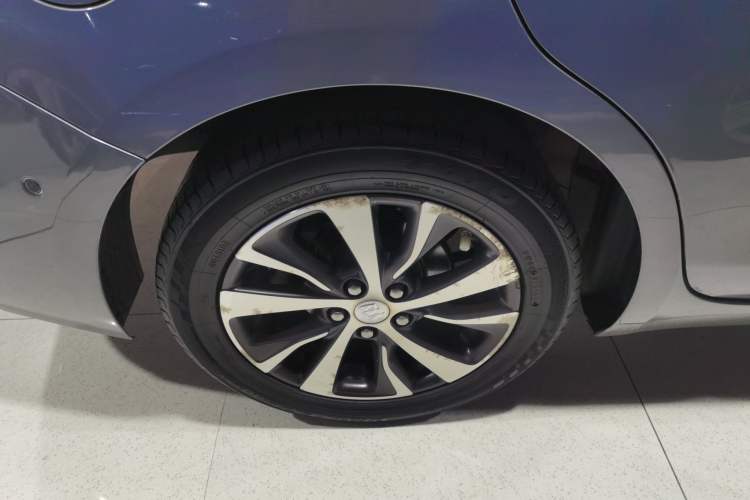Used Buick Excelle GX 2018 18T Automatic Elite Model Right Rear Wheel Hub