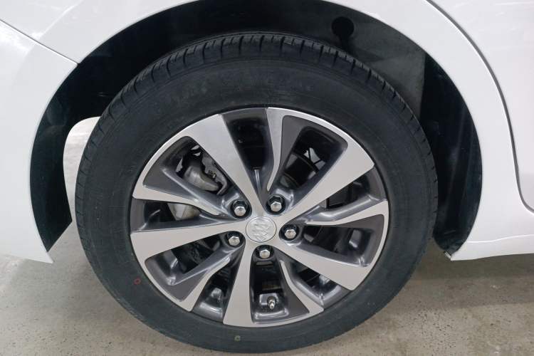 Used Buick Excelle GX 2018 18T Automatic Flagship Model Right Rear Wheel Hub