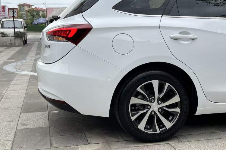 Used Buick Excelle GX 2018 18T Automatic Flagship Model Right Rear Wheel Hub