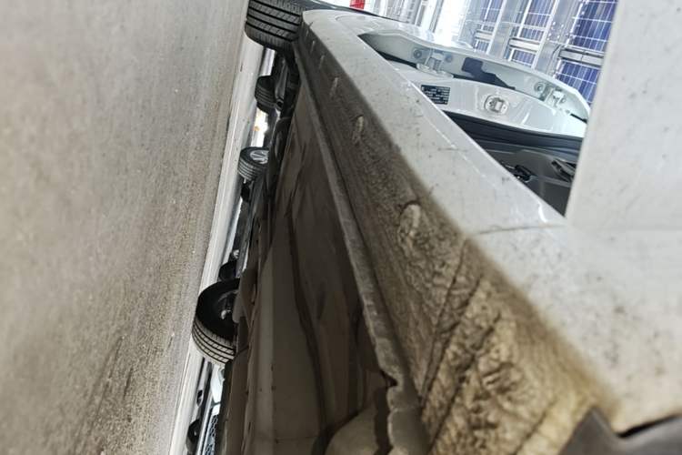 Used Buick Excelle GX 2018 18T Automatic Elite Model Right Side Sill