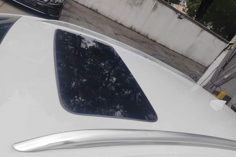 Used Buick Excelle GX 2018 18T Automatic Elite Model Roof