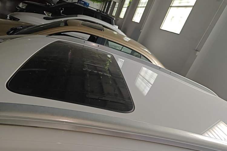 Used Buick Excelle GX 2018 18T Automatic Elite Model Roof