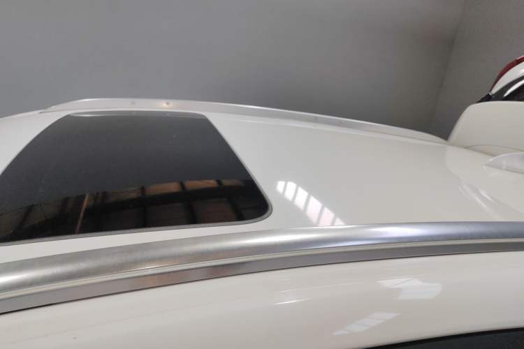 Used Buick Excelle GX 2018 18T Automatic Elite Model Roof