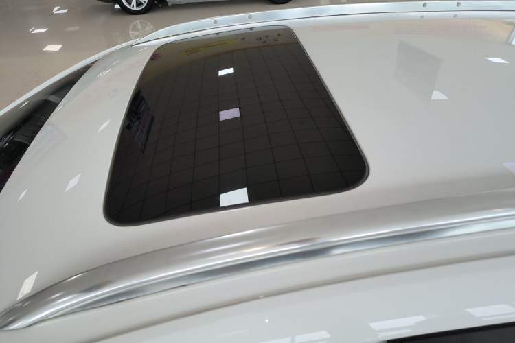 Used Buick Excelle GX 2018 18T Automatic Elite Model Roof