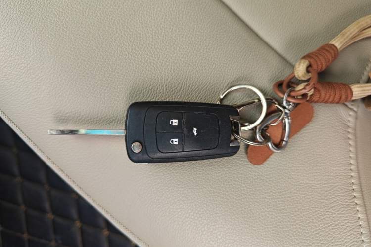 Used Buick Excelle GX 2018 15T Manual Elite Model Vehicle Key