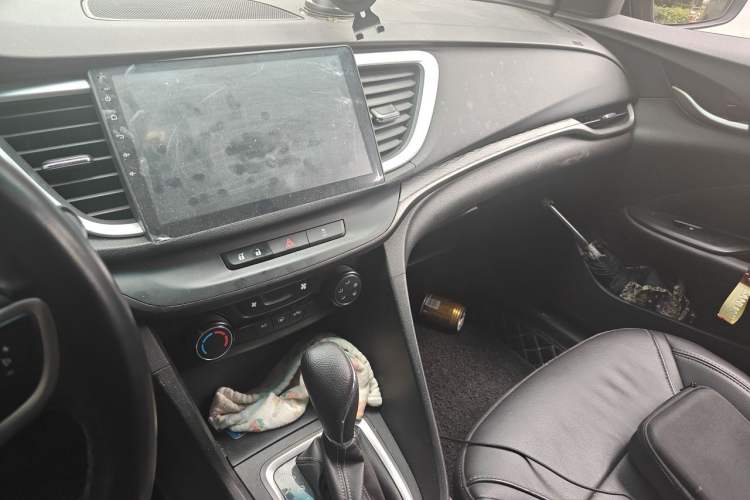 Used Buick Excelle GX 2018 18T Automatic Elite Model Audio And AC Panel