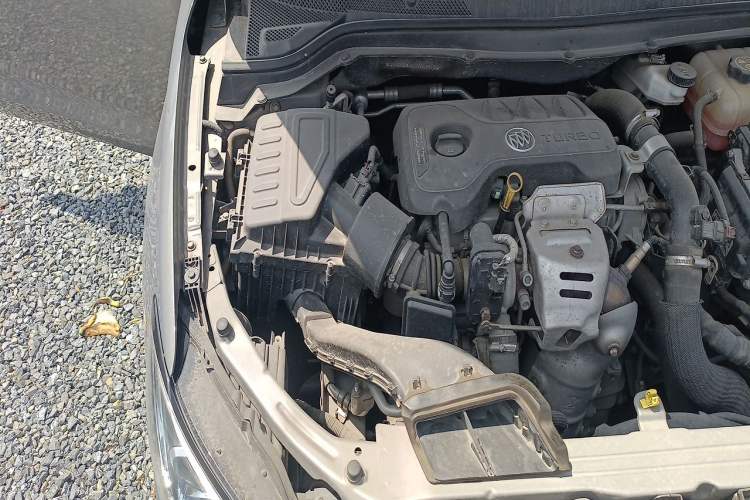 Used Buick Excelle GX 2018 15T Manual Elite Model Engine Bay Right