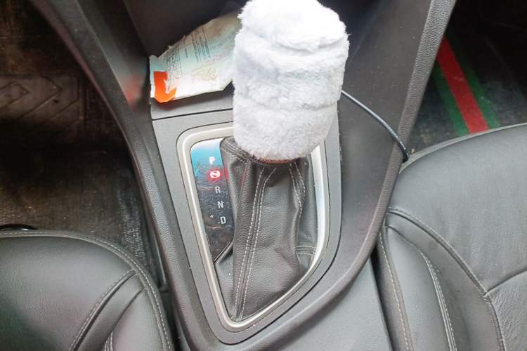 Used Buick Excelle GX 2018 18T Automatic Elite Model Gear Lever