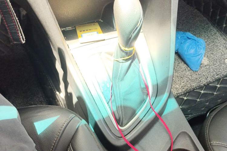 Used Buick Excelle GX 2018 18T Automatic Elite Model Gear Lever