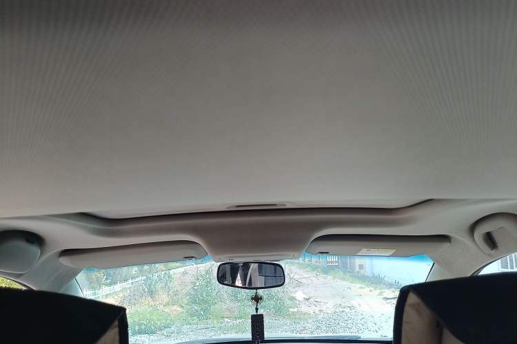 Used Buick Excelle GX 2018 15T Manual Elite Model Headliner
