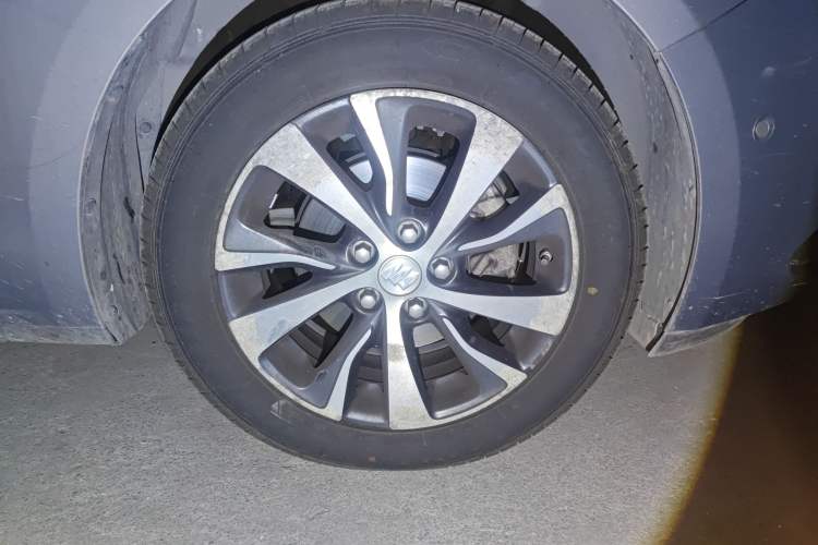 Used Buick Excelle GX 2018 18T Automatic Elite Model Right Front Wheel Hub